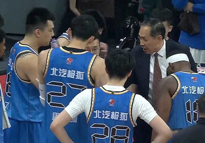 开云登录-北京队眼下处境尴尬，外援换人风波不断，李楠禁赛将满|安东尼·戴维斯|斯宾塞-丁威迪|斯宾塞·丁维迪|北京首钢|曾凡博_新浪体育_新浪新闻